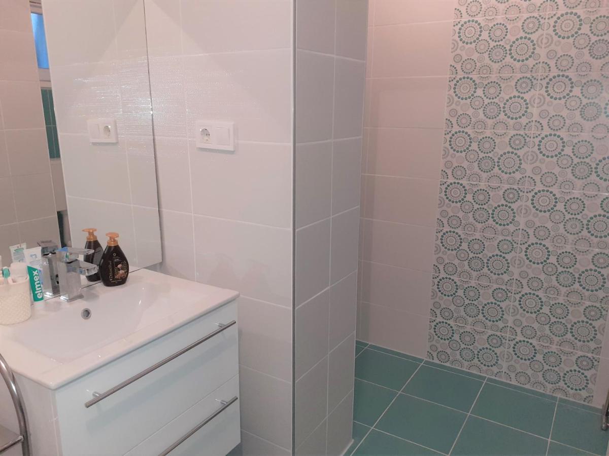凯斯特海伊Nelli Apartman公寓 外观 照片