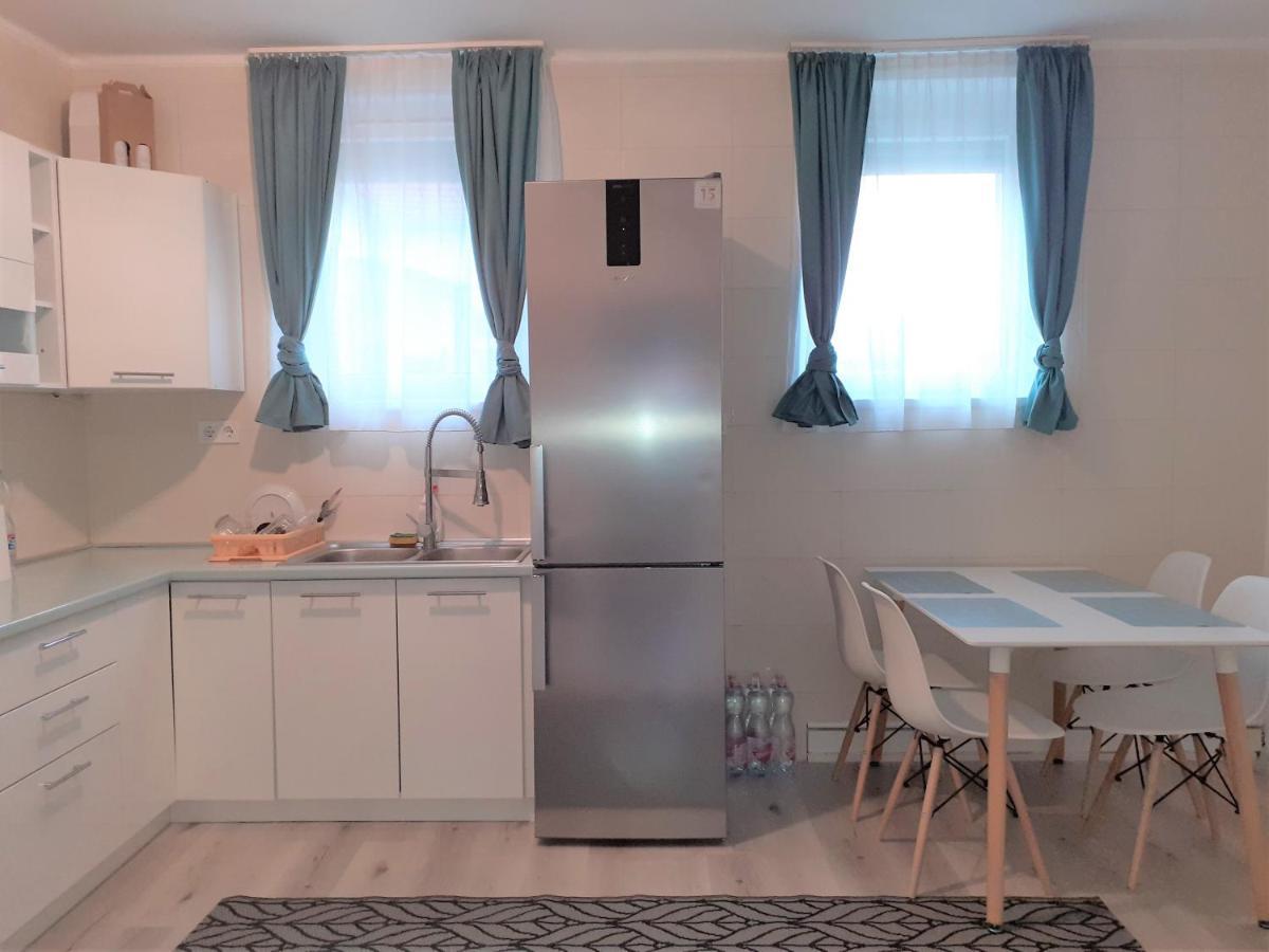 凯斯特海伊Nelli Apartman公寓 外观 照片