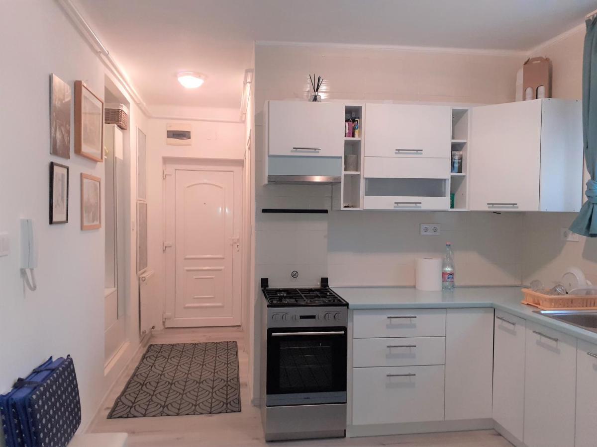 凯斯特海伊Nelli Apartman公寓 外观 照片
